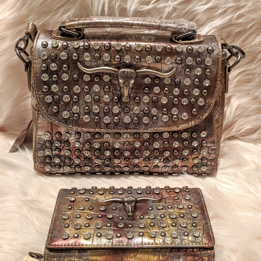 Montana West Long Horn Croc Textured Crossbody - Picture 5 of 5